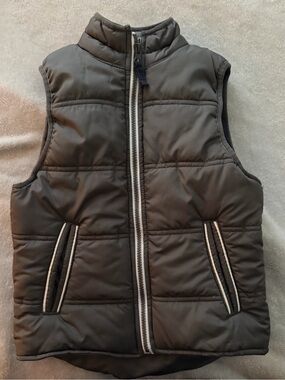 Carters puffer vest size 4